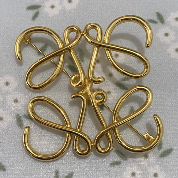 Loewe's Classic Anagram Brooch In Gold-Tone Metal - Picture 2 of 6